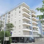 Apartamento Lovely Flat With Terrace In Bibione-beahost