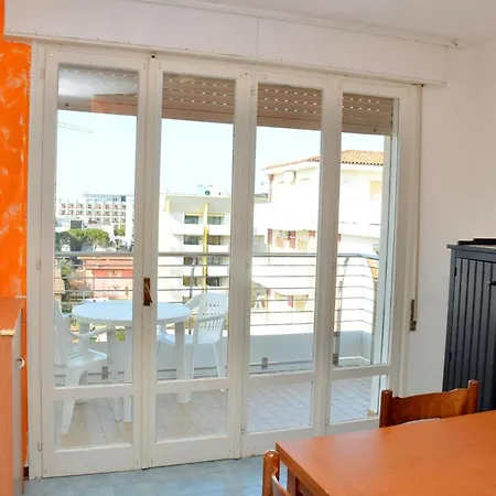 Lovely Flat With Terrace In Bibione-beahost Appartamento