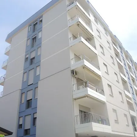 Lovely Flat With Terrace In Bibione-beahost *