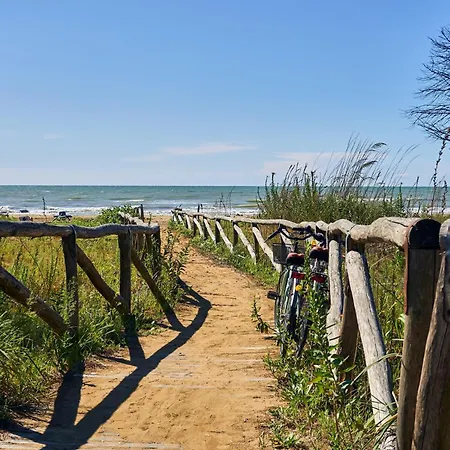 Lovely Flat With Terrace In Bibione-beahost *